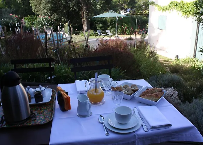 Ecole Buissonniere Apartamento Antibes