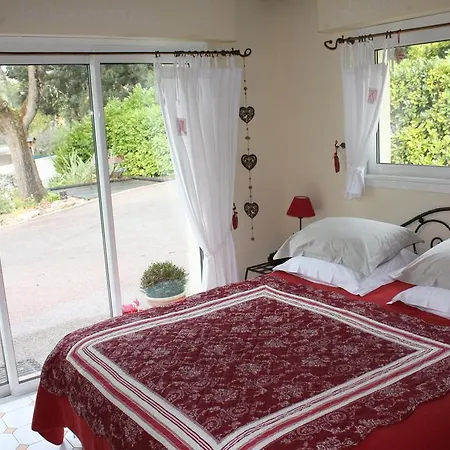 Ecole Buissonniere Lägenhet