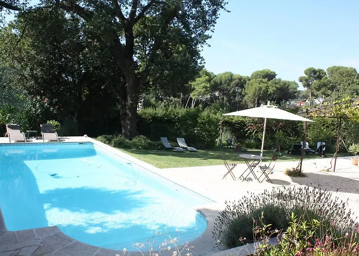 Апартаменты Ecole Buissonniere