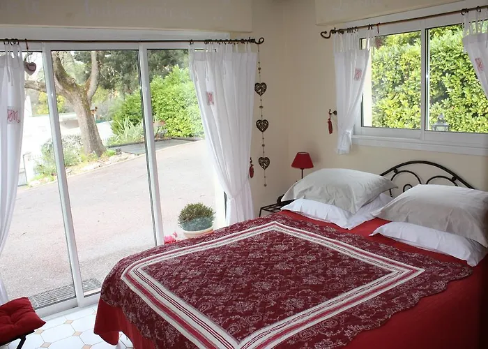 Ecole Buissonniere Апартаменты