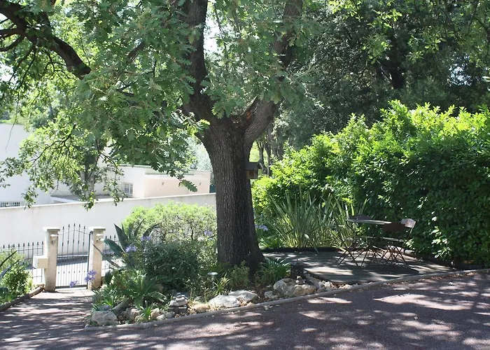 Ecole Buissonniere Апартаменты