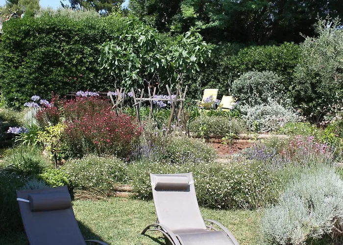 Ecole Buissonniere Апартаменты *